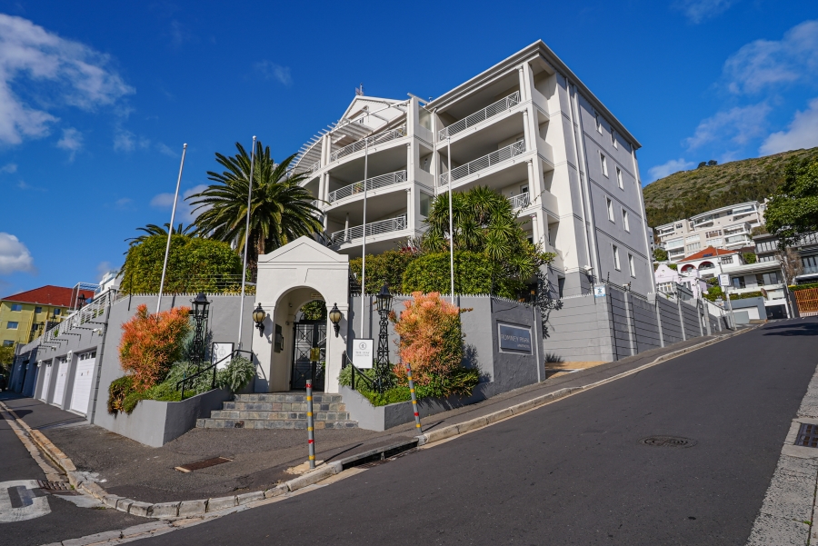 2 Bedroom Property for Sale in Green Point Western Cape